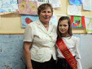 Ученик года Олейникова Милена и кл.рук. Димитренко В.Е.