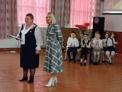 Директор и завуч школы